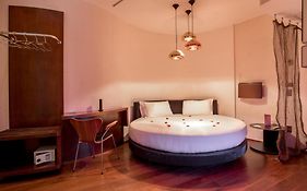 Suitesistina For Brave Lovers